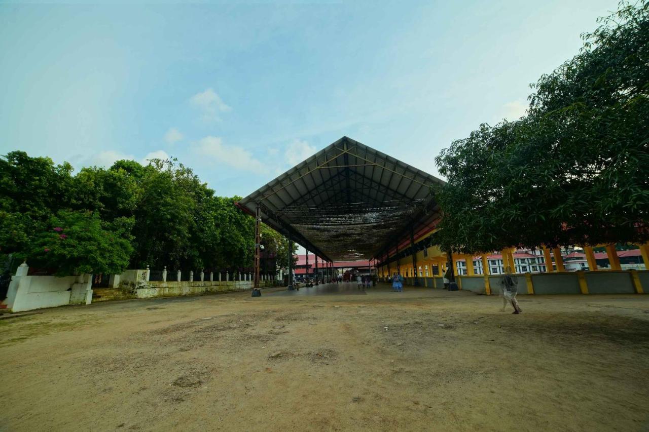 The Vyshakh Guruvāyūr Exterior foto