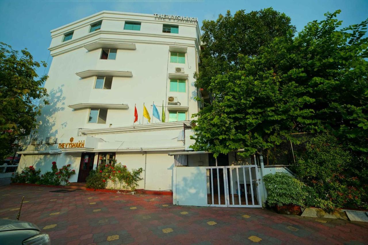 The Vyshakh Guruvāyūr Exterior foto