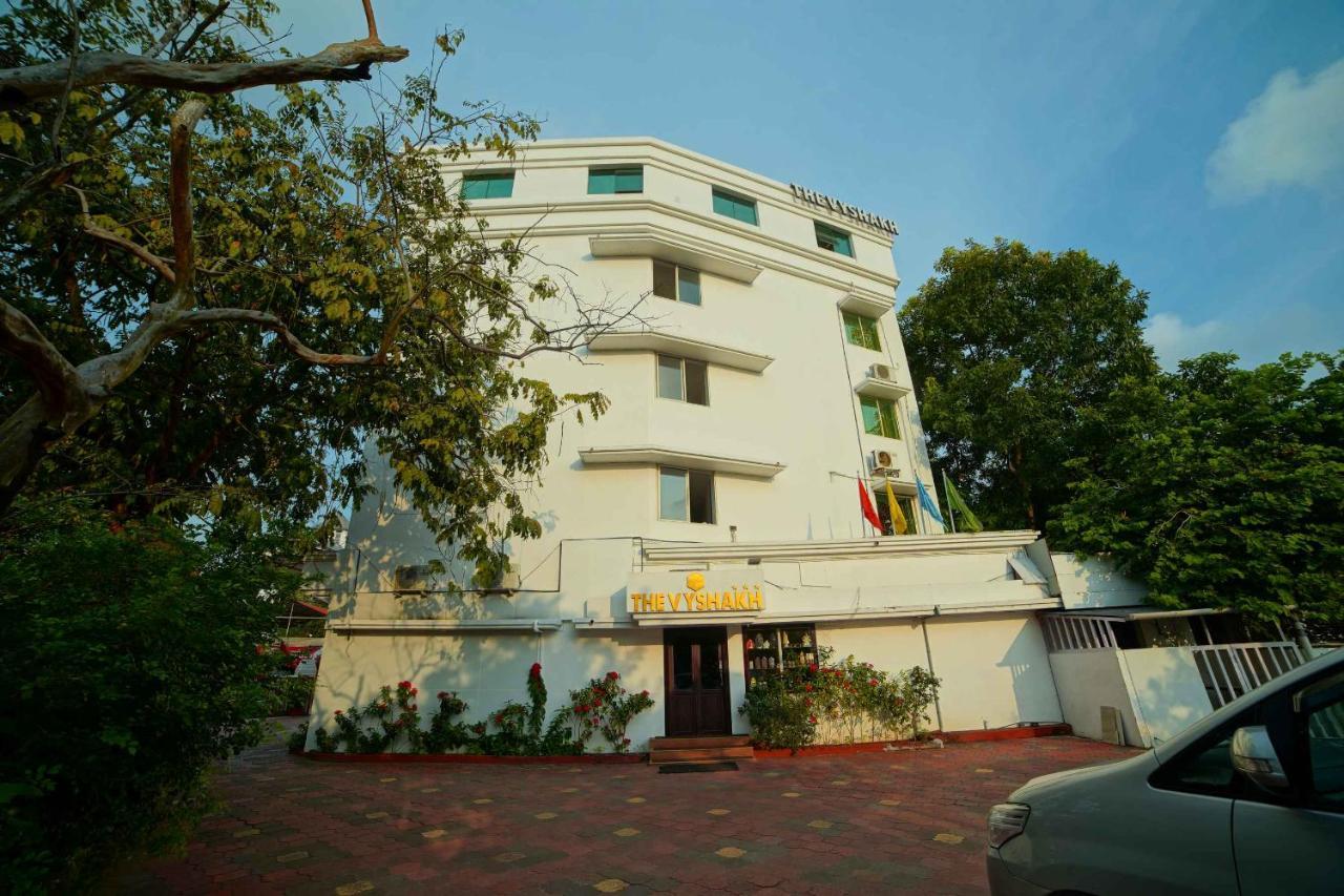 The Vyshakh Guruvāyūr Exterior foto